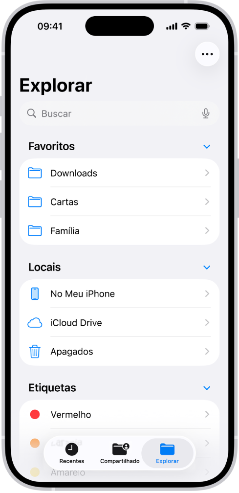 App Arquivos mostrando várias pastas e locais do iCloud Drive, chamados Downloads, Cartas, Família e outros. Na parte inferior da tela, estão os botões para arquivos Recentes, arquivos Compartilhados e a aba Explorar.