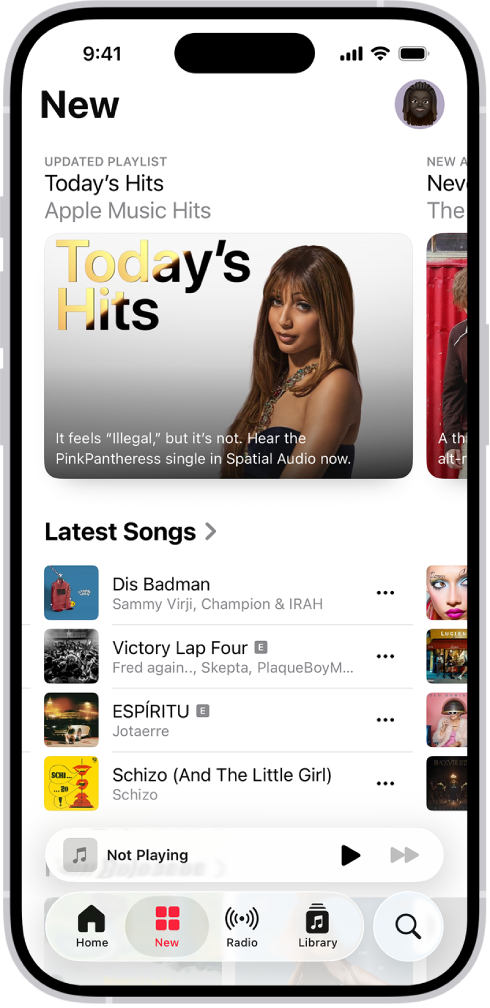 O separador "Novo” com uma lista de reprodução atualizada na parte superior. Passe o dedo para a esquerda para ver as músicas e vídeos em destaque. A secção Músicas mais recentes surge em baixo. Passe o dedo para cima no ecrã para explorar a música nova e recomendada.