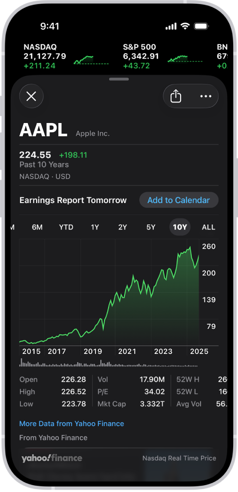 No meio do ecrã, um gráfico mostra o desempenho de uma ação ao longo de 10 anos. Por cima do gráfico está um notificação de que a empresa planeia fazer a divulgação de resultados no dia seguinte, com um botão para adicionar o evento à aplicação Calendário.
