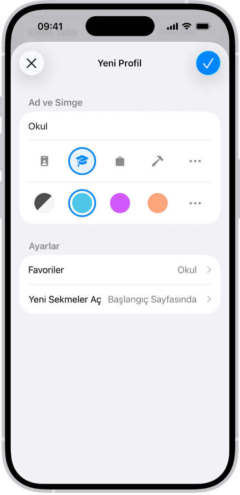 Yeni bir profil ayarlamayı gösteren iPhone ekranı. Seçenekler bir simge, renk, yer işaretleri klasörü ve yeni sekmelerin açılacağı sayfayı içerir.