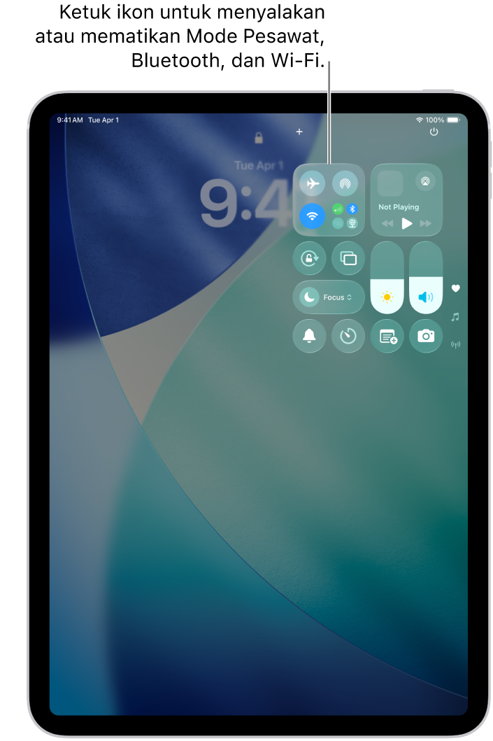 Layar Pusat Kontrol menampilkan bahwa mengetuk pada tombol kiri atas menyalakan Mode Pesawat.