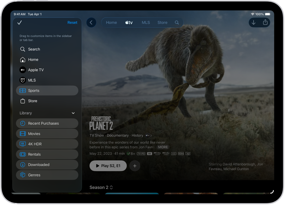 स्क्रीनच्या शीर्षस्थानी टॅब बार संपादित करण्यासाठी पर्याय दाखवणारा iPad.