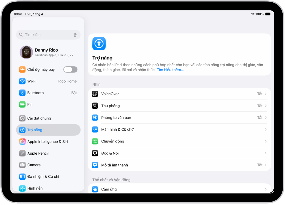 Một màn hình Cài đặt đang hiển thị các tùy chọn Trợ năng như VoiceOver, Mô tả âm thanh và Điều khiển công tắc.
