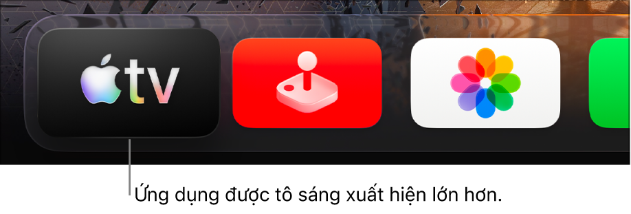 Ứng dụng Apple TV được tô sáng ở hàng trên cùng của Màn hình chính Apple TV.