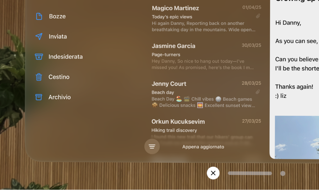 La finestra di un’app con il pulsante Chiudi visibile in basso.