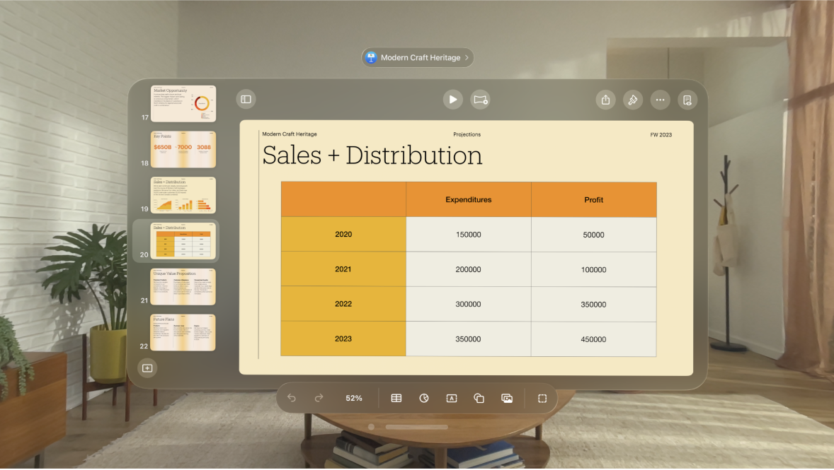 L’app Keynote su Apple Vision Pro con una tabella visibile sulla diapositiva.
