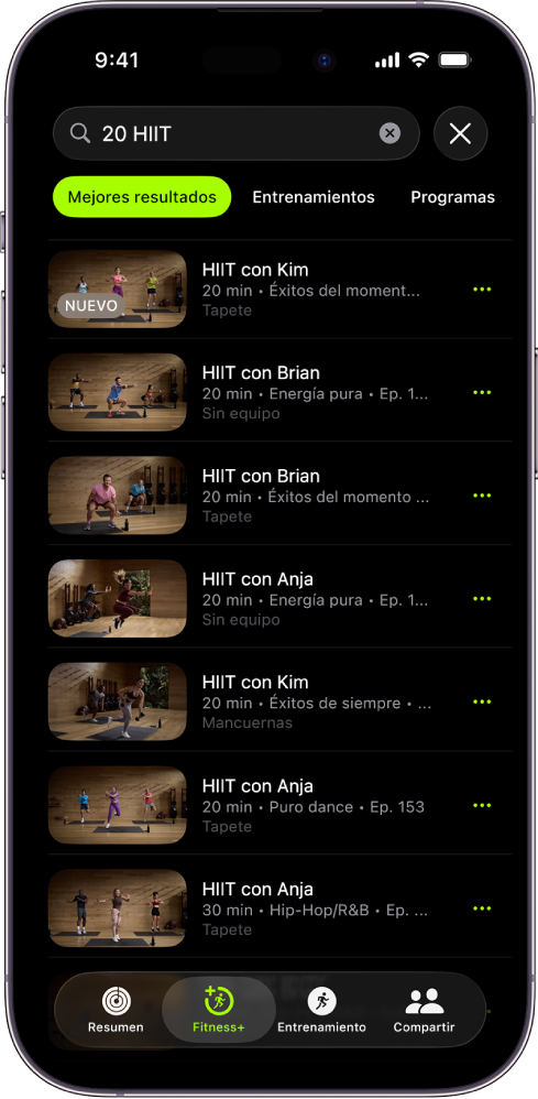 La pantalla Buscar de Apple Fitness+ mostrando un campo de búsqueda en la parte superior. La sección Tipos de actividad de abajo muestra los tipos de actividad destacados. La sección Descubrir de abajo muestra seis categorías.