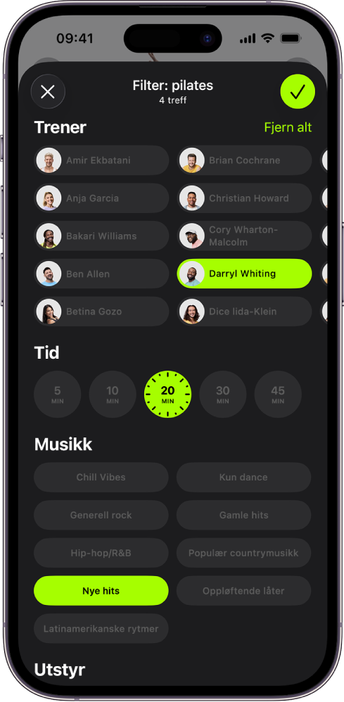 En skjerm med valg for sortering og filtrering av treningsøkter i Apple Fitness+. Øverst på skjermen vises en liste med trenere. Tidsintervaller er i midten av skjermen. Under Tid finner du en liste med musikksjangre.