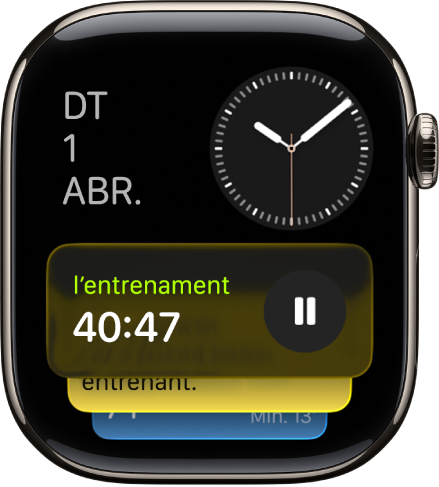 La pila intel·ligent de l’Apple Watch amb les activitats en directe i tres ginys.