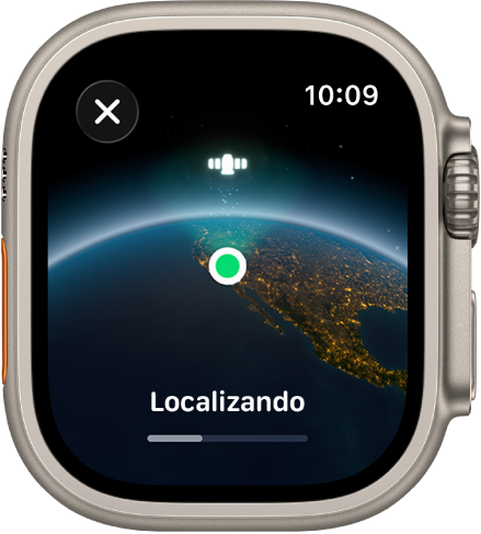Una pantalla con el mensaje Actualizando ubicación con una barra de progreso y una vista de la Tierra desde el espacio con un punto verde que indica la ubicación.