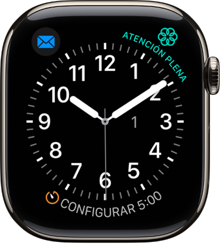 La carátula Utilidad, en donde puedes ajustar el color del segundero y ajustar la numeración y los detalles de la carátula. Se muestran tres complicaciones: Música en la esquina superior izquierda, Atención Plena en la esquina superior derecha y Entrenamiento en la parte inferior.