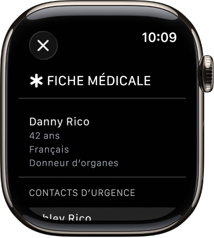 Écran Fiche médicale affichant le nom, l’âge, la langue, le statut de donneur d’organes et les contacts d’urgence de la personne.
