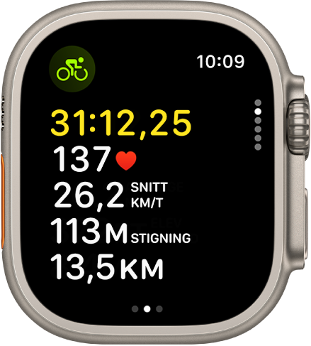 En aktiv sykkeløkt viser tid, puls, gjennomsnittlig hastighet, stigning og total distanse.