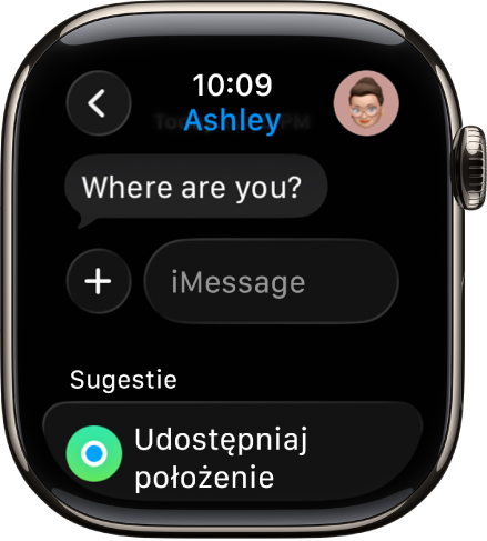 Apple Watch wyświetlający rozmowę w aplikacji Wiadomości. Sugestia udostępnienia lokalizacji znajduje się u dołu ekranu.