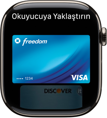 Apple Pay’de temassız okuyucuya sunmaya hazır bir kredi kartını gösteren ekran.