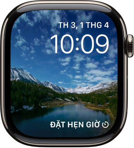 Mặt đồng hồ Tua nhanh thời gian đang hiển thị video tua nhanh thời gian về một bối cảnh. Ở dưới cùng là tổ hợp Hướng la bàn.