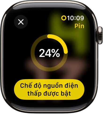 Màn hình Chế độ nguồn điện thấp với một phần vòng tròn màu vàng cho biết điện tích còn lại. Nút Chế độ nguồn điện thấp được bật nằm ở dưới cùng.