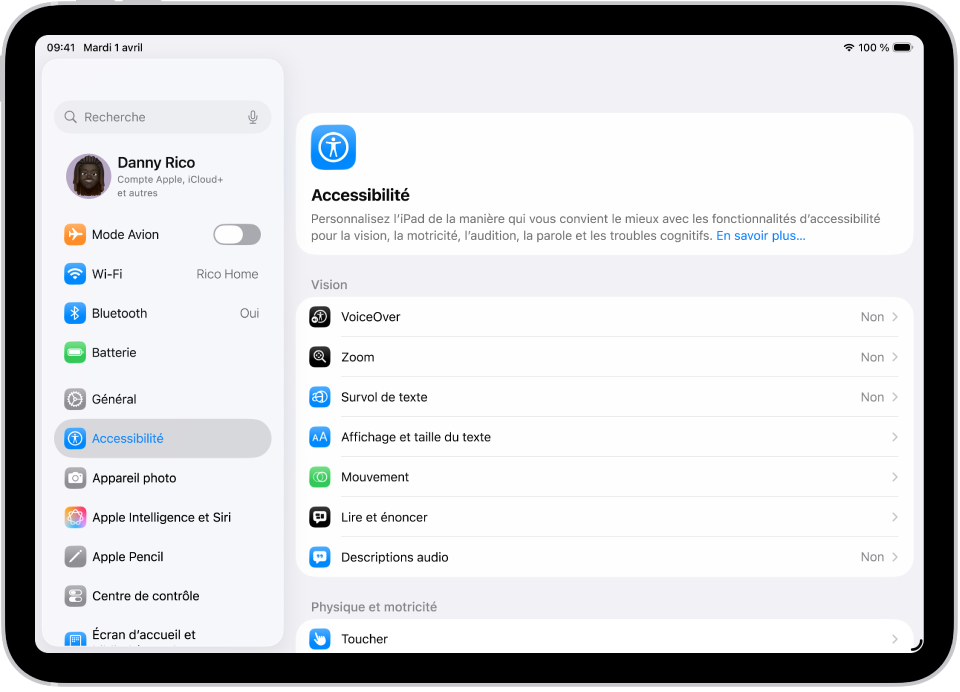 Un écran de Réglages affichant des options d’accessibilité comme VoiceOver, « Descriptions audio » et « Contrôle de sélection ».