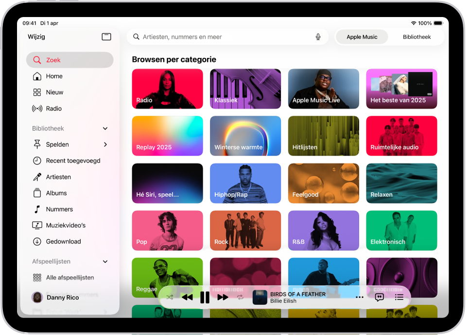Het tabblad 'Zoek', met links de navigatiekolom en bovenin een zoekveld. Onder het zoekveld staan verschillende muziekcategorieën. De minispeler wordt onderin weergegeven.