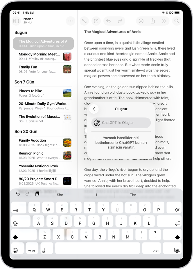 Notlar uygulamasında yazılan bir hikâyeyi gösteren iPad. Ekranın sağ tarafındaki Yazma Araçları ile Oluşturun sorgu kutusunda bir değişikliği betimleme, ChatGPT önerilerini seçme ve diğer seçenekler yer alıyor.