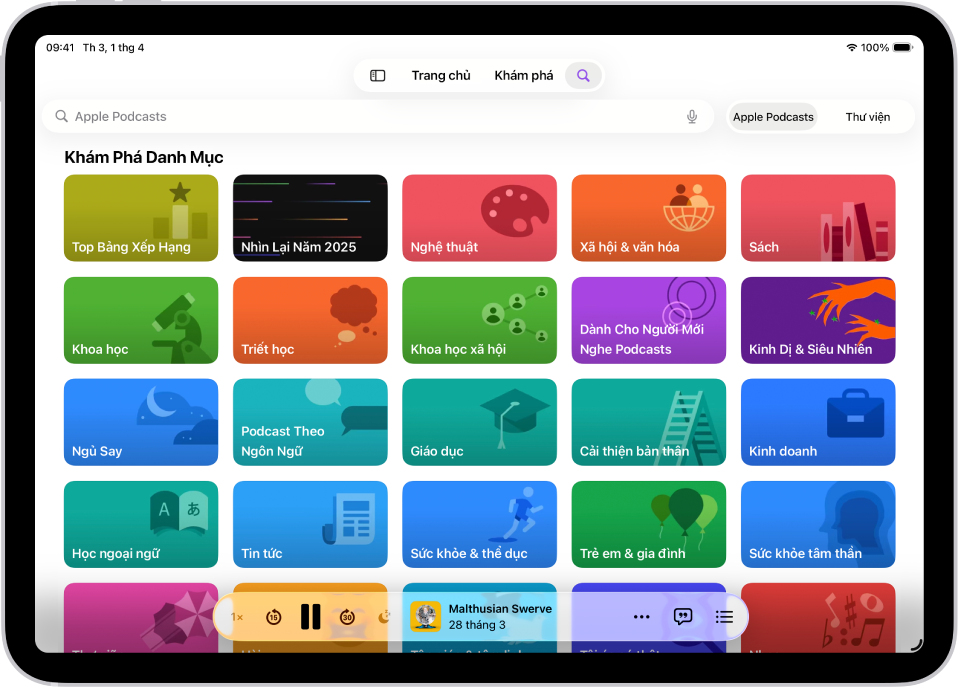 Màn hình Tìm kiếm trong ứng dụng Podcast, đang hiển thị các danh mục podcast. Gần cuối màn hình là MiniPlayer.