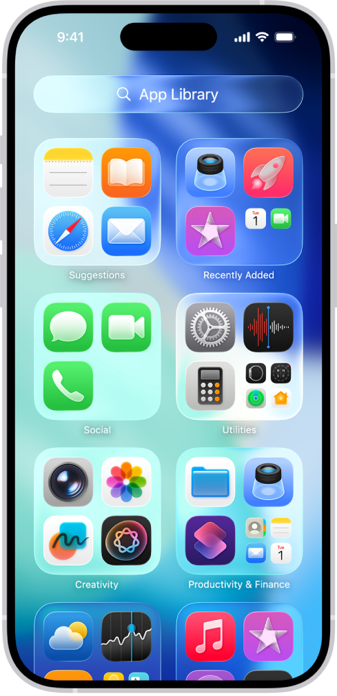 Appbibliotek på iPhone, der viser apps organiseret i kategorier (Hjælpeapps, Socialt, Underholdning osv.).