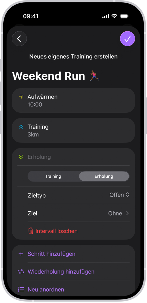 Der Bildschirm für ein eigenes Training in „Fitness“ zeigt Intervalle zum Aufwärmen, Trainieren und Erholen. Unten auf dem Bildschirm befinden sich Tasten zum Hinzufügen eines Schrittes, Wiederholen eines Intervalls und neu Anordnen der Intervalle.