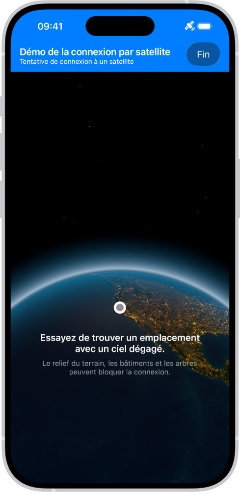 La démonstration de connexion au satellite, disponible dans l’app Réglages, fournit un aperçu de ce que vous voyez lorsque vous ouvrez l’app Messages sur un iPhone 14 ou un modèle ultérieur et ne disposez pas d’une couverture cellulaire ou Wi-Fi.
