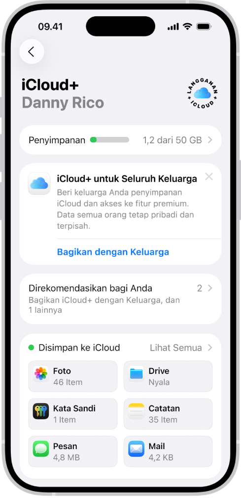Layar pengaturan iCloud menampilkan meter penyimpanan iCloud dan daftar fitur—termasuk Foto, iCloud Drive, dan Cadangan iCloud—yang dapat digunakan dengan iCloud.
