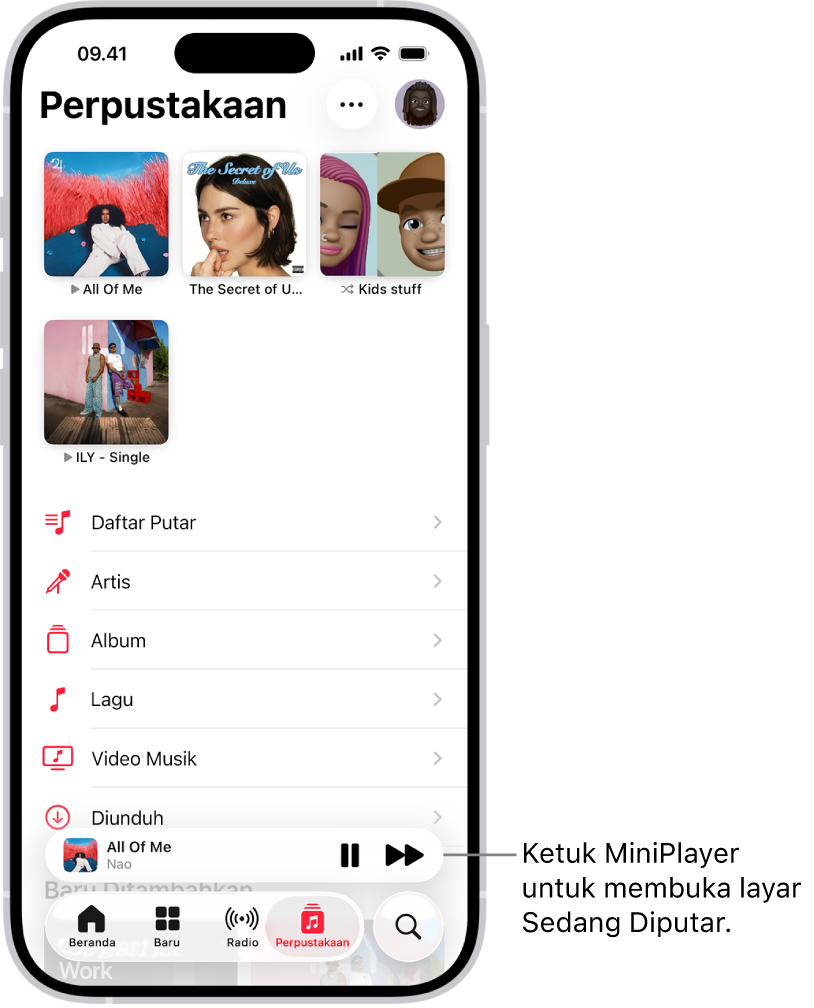 Tab Perpustakaan, yang menampilkan MiniPlayer di dekat bagian bawah. MiniPlayer menampilkan judul lagu yang diputar. Tombol Jeda dan Track Berikutnya berada di sebelah kanan judul lagu. Ketuk MiniPlayer untuk membuka layar Sedang Diputar.