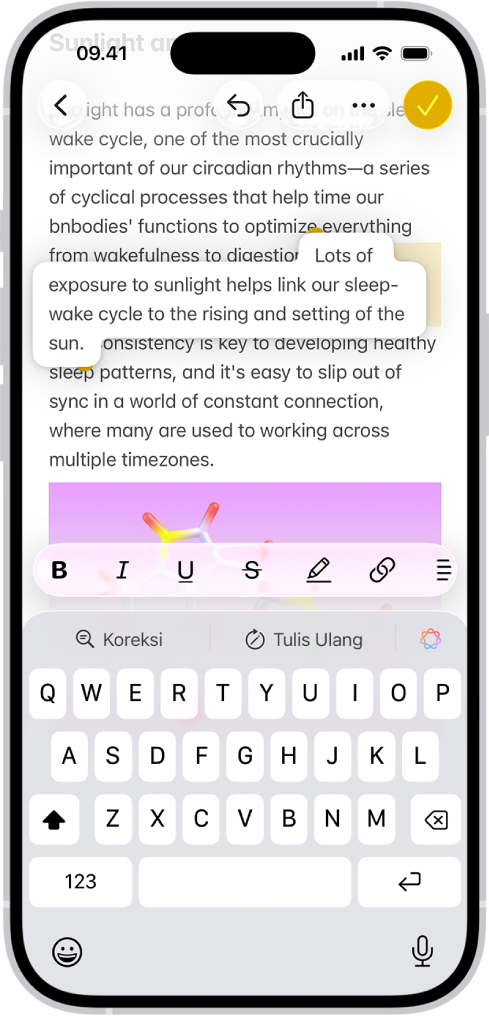 Dokumen terbuka di app Catatan. Papan ketik pada layar berada di bagian bawah layar. Teks yang dipilih diangkat di dalam dokumen dipindahkan ke lokasi baru.