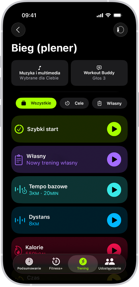 Ekran treningu w aplikacji Fitness pokazujący szczegóły treningu Bieg (plener). Poniżej treningu Bieg (plener) są opcje wyboru multimediów i konfiguracji funkcji Workout Buddy. W środkowej części, od góry do dołu, są polecenia do rozpoczęcia treningu, treningu własnego, treningu z tempem bazowym oraz treningów z celami dotyczącymi dystansu i kalorii.