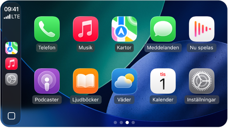 En CarPlay-hemskärm med Kartor, Musik och Meddelanden i sidofältet. Till höger finns Ljudböcker, Kalender, Kartor, Meddelanden, Musik, Spelas nu, Telefon och Podcaster.
