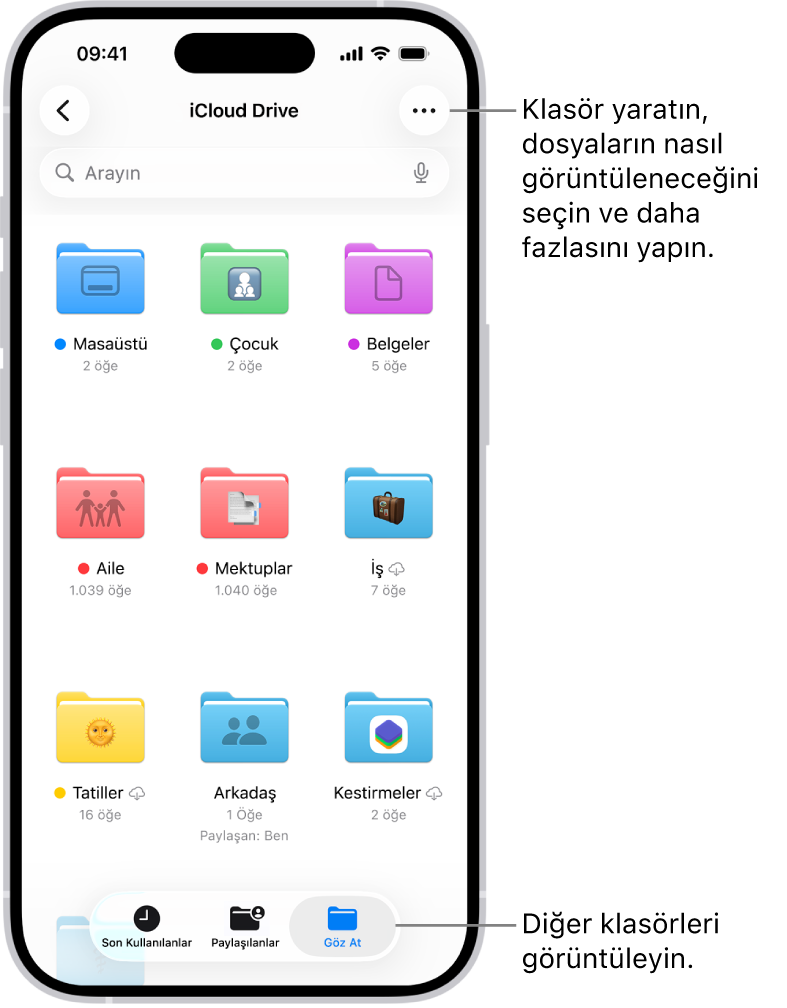 iCloud Drive’ınızdaki dosyaları ve klasörleri gösteren Dosyalar uygulaması. Daha Fazla menüsünde öğeleri seçme, yeni bir klasör yaratma, belgeleri tarama ve sunucuya bağlanma seçenekleri var. Bunun altında ekrandaki öğeleri Simge veya Liste olarak görüntüleme seçenekleri var. En altta ise Ad, Tür, Tarih, Büyüklük ve Etiketler için sıralama seçenekleri ile bunları takip eden Görüntü Seçenekleri var.