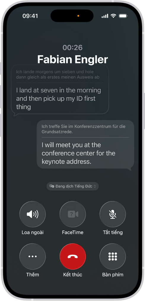 Một cuộc gọi điện thoại trong ứng dụng Điện thoại đang hiển thị một cuộc hội thoại được dịch từ Tiếng Đức sang Tiếng Anh.