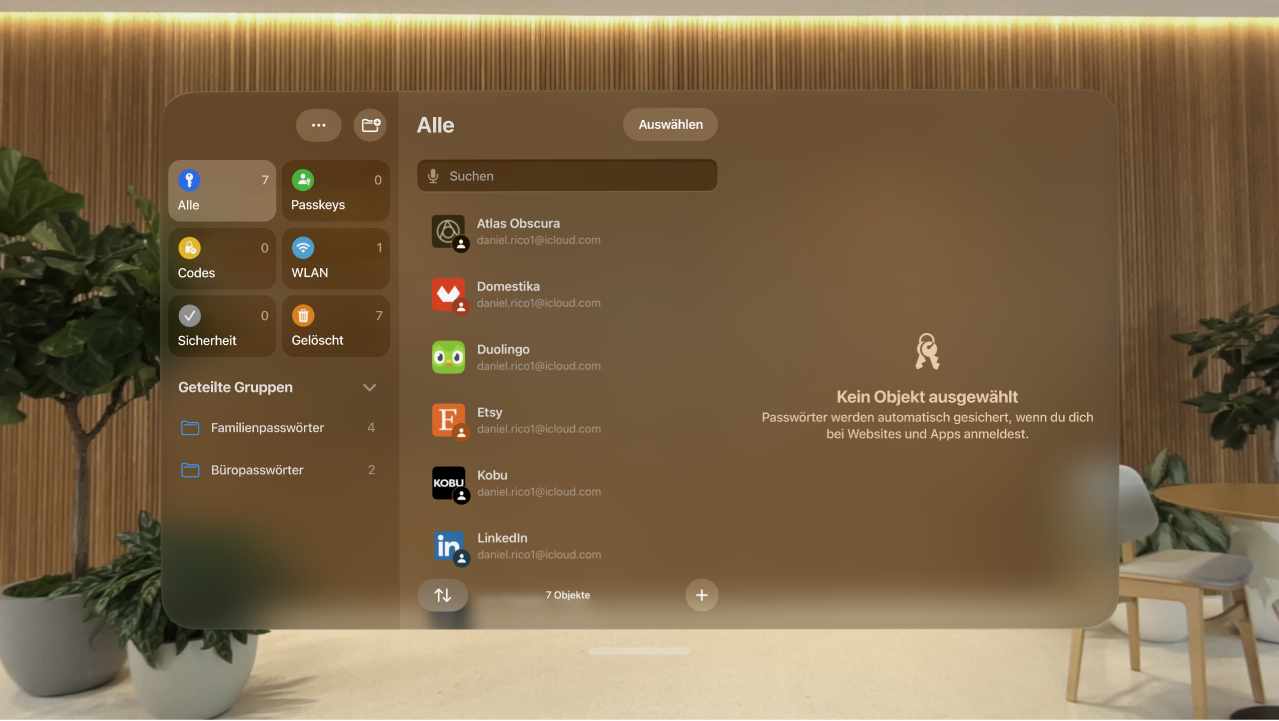 Die App „Passwörter“ auf der Apple Vision Pro. Accounts werden in alphabetischer Reihenfolge aufgeführt.