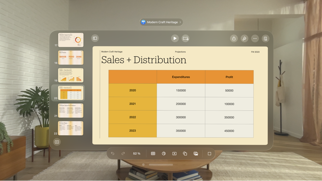 La app Keynote en el Apple Vision Pro mostrando un tabla en la diapositiva.