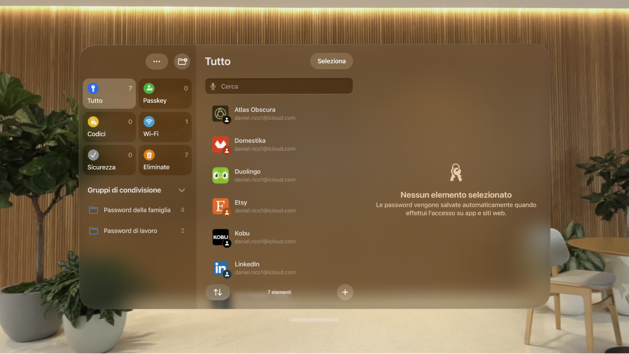 L’app Password su Apple Vision Pro. Gli account sono elencati in ordine alfabetico.