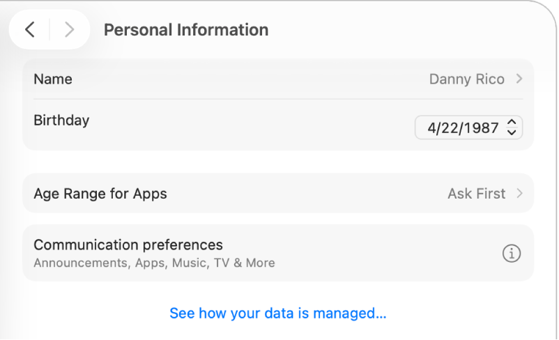 Indstillinger til Personlige oplysninger for Apple‑konto, der viser navn, fødselsdato, aldersgruppe for apps og kommunikationsindstillinger til en eksisterende konto.