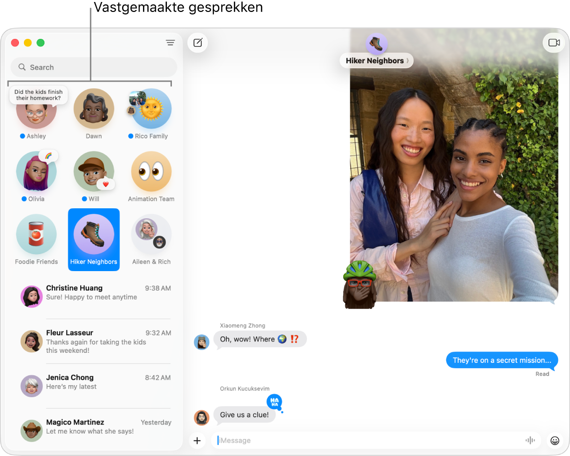 Berichten met verschillende vastgemaakte gesprekken links in het venster.