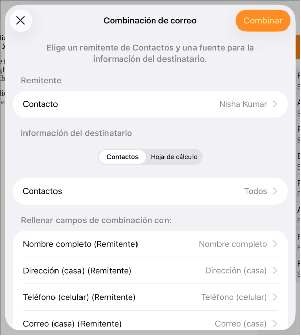 Panel Combinación de correo abierto, con opciones para elegir la información del remitente, cambiar el archivo o la tabla de origen, previsualizar los nombres de los campos de combinación o combinar el documento.