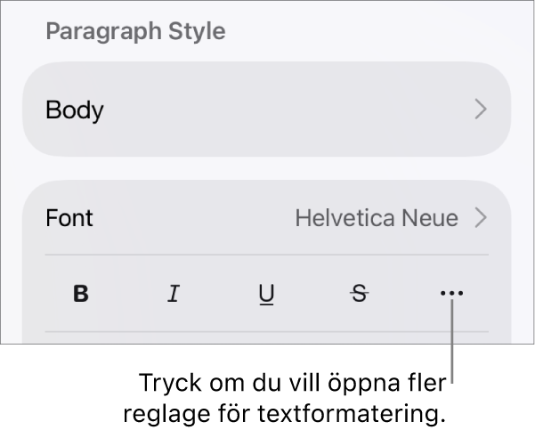 Fliken Text i formatreglagen, med en linje som pekar på knappen Fler textalternativ.