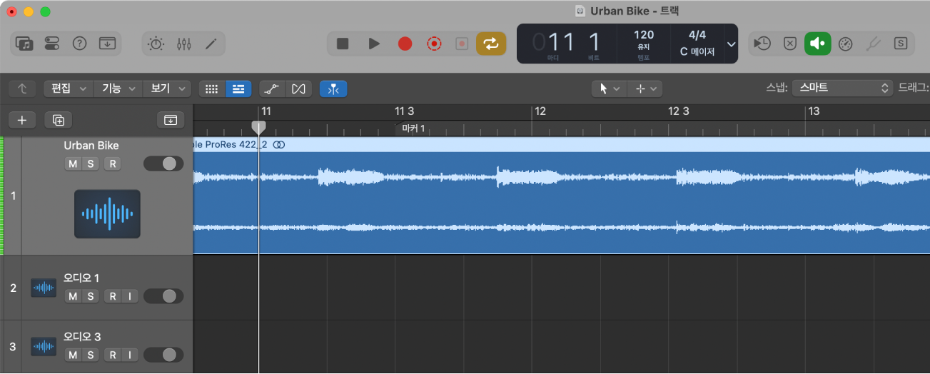 그림. 썸네일로 표시된 동영상 프레임을 보여주는 동영상 트랙.