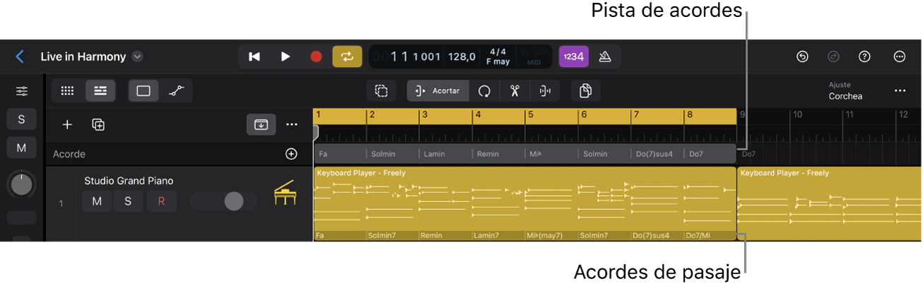 Ilustración. Área de pistas de Logic Pro con la pista de acordes con acordes y grupos de acordes, y el pasaje de Session Player con acordes del pasaje.