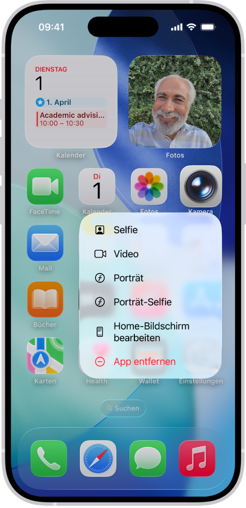 Der weichgezeichnete Home-Bildschirm mit dem Menü für Kamera-Schnellaktionen unter dem Symbol der App „Kamera“.