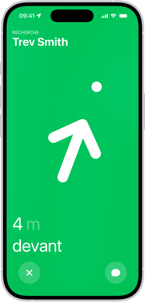 Le nom d’une personne localisée à l’aide de la fonctionnalité « Localisation précise des personnes » se trouve en haut à gauche et une flèche pointe dans sa direction avec une estimation de la distance qui la sépare de l’utilisateur. En bas de l’écran se trouvent des boutons permettant de fermer « Localisation précise des personnes » et d’envoyer un message à la personne.