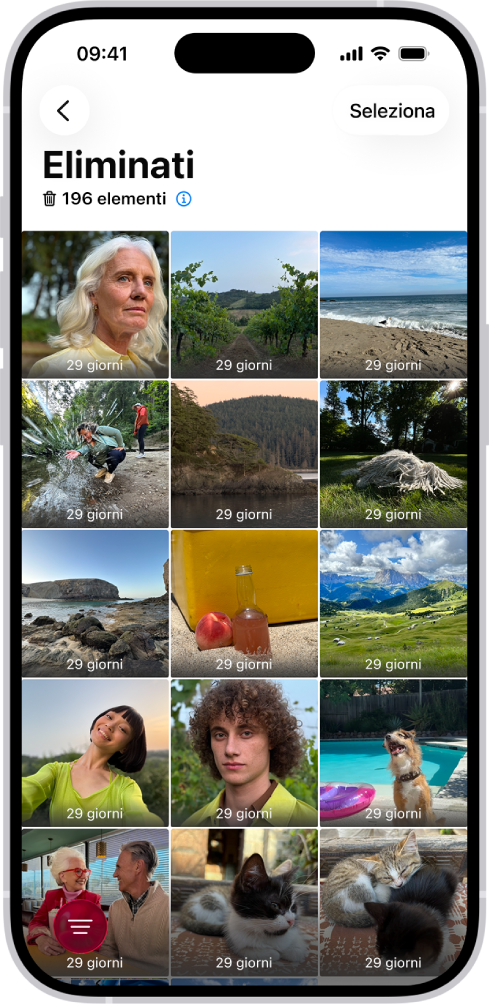 La schermata “Eliminati di recente” nell’app Foto. Le foto eliminate di recente vengono visualizzare in un layout a griglia sullo schermo.