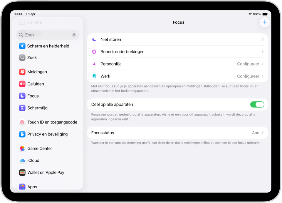 Een scherm met zes kant-en-klare focusopties: Niet storen, Rijden, Geen berichten tijdens gesprekken, Slaap, Persoonlijk en Werk. De knop 'Deel op alle apparaten' is ingeschakeld, zodat dezelfde focusinstellingen op al je Apple apparaten kunnen worden gebruikt.