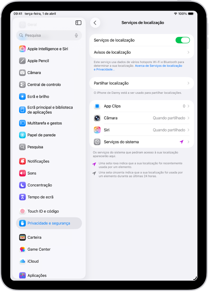 O ecrã “Serviços de localização” com definições para a partilha da localização do iPad com aplicações.