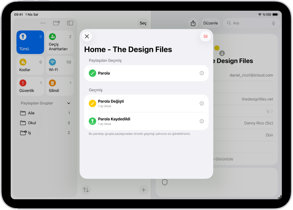 Hesaptaki parola değişikliklerinin geçmişi. Parola ilk olarak bir ay önce kaydedilmiş ve bir ay önce de değiştirilmiş.